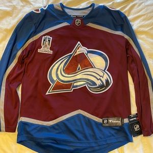 Colorado Avalanche Stanley cup champion jersey. Men’s medium